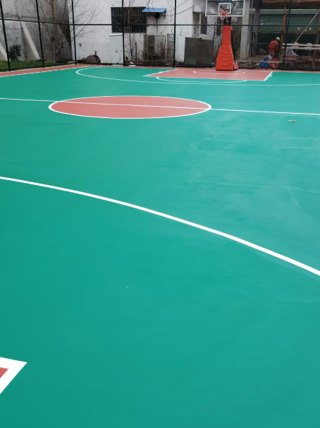 岳阳 球场长期使用易出现地面开裂